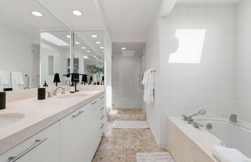 Beverly Hills Canyon Estate by Colby & Conrad - Foto 31