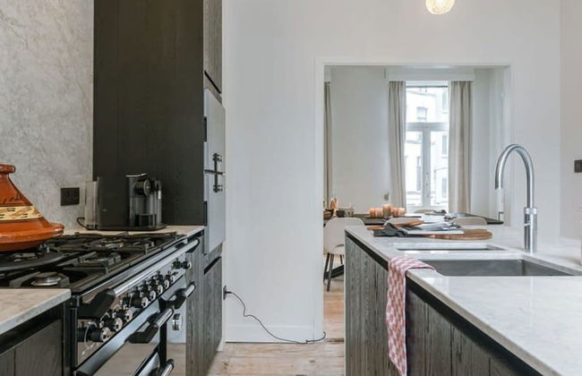 Charming House in the City of Antwerp With Parking - Foto 22