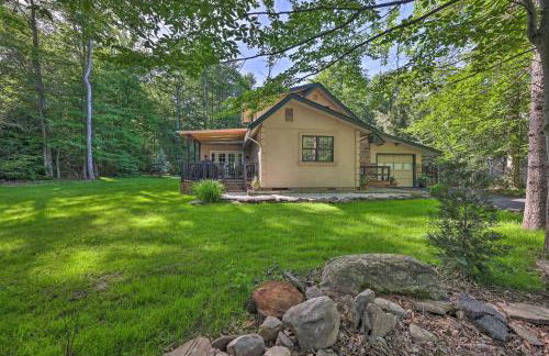 Poconos Cottage with Sauna about 10 Mi to Camelback! - Foto 35