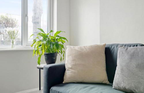 Lovely 2 Bedroom House - Free Parking - Accommodation near QMC Hospital & University of Nottingham - Suitable for Short Stays & Long Stays - Photo 18