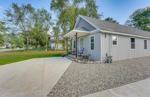 Wayland Retreat with Deck Walk to Downtown! - Foto 27