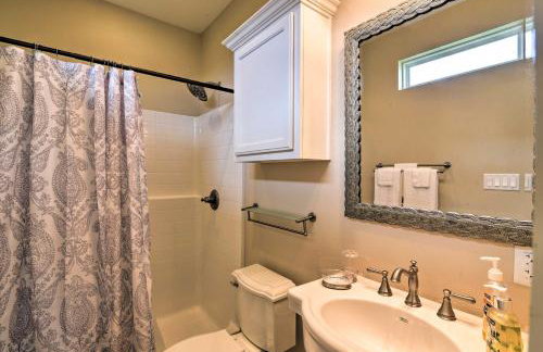 Ocean View and Grill Crystal Beach Bungalow! - Foto 13