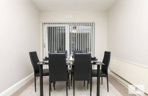 Modern 4-Bedroom 2-Bathroom with Off Road Parking in Great Sankey by Amazing Spaces Relocations Ltd - Foto 17