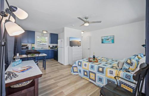 Condo located in Goodland just a short walk from great food - Foto 12