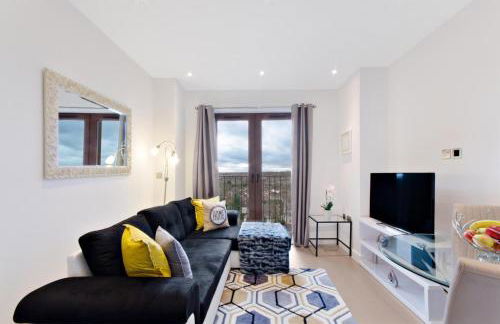 LillyRose Serviced Apartments - St Albans City Centre, Parking - Photo 12