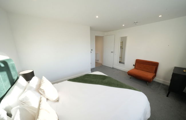 Heathrow Charge and Go - Photo 29