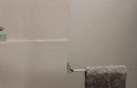 Onsite coffee bar just mins to Jack Thrice Stadium - Foto 24