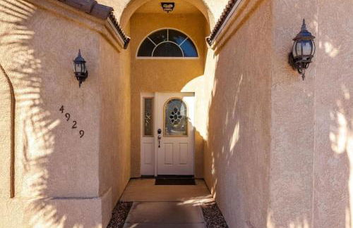 Spacious Home - Pool Table, Game Room & Jacuzzi - Foto 17