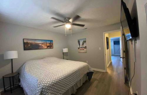 Recently Renovated Condo! - Foto 19