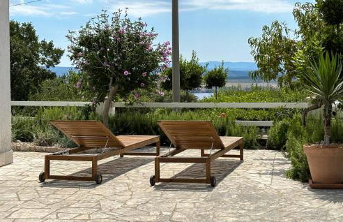 2 Bedroom Awesome Home In Jadranovo - Foto 1