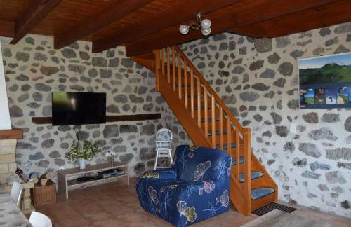 Gîte 4 personnes dans le Cantal Animaux bienvenus - Foto 6