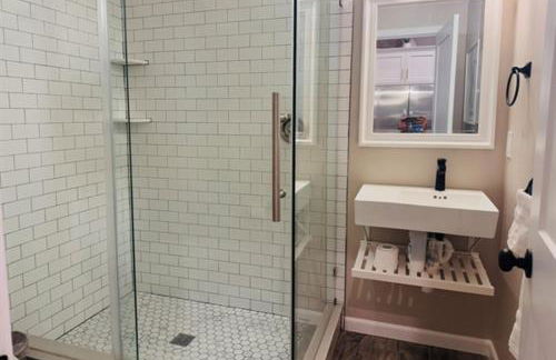 Gorgeous vacation home on the water with heated pool and sand! - Foto 38