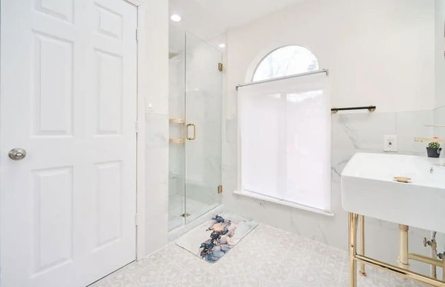 Luxury Family Escape Hottub/sauna/billiard/pool 4 Bedroom Home by RedAwning - Foto 13