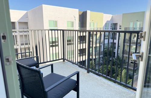 New Oasis Near Disneyland Pool Gym Free Parking - Foto 51