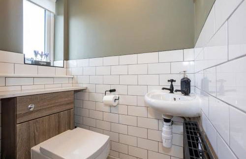 Railway House - Central Warrington - Sleeps 6 - Foto 16