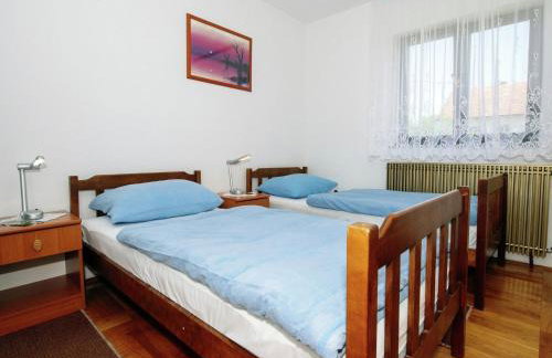 Cottage in Lovinac Near Paklenica Park - Foto 8