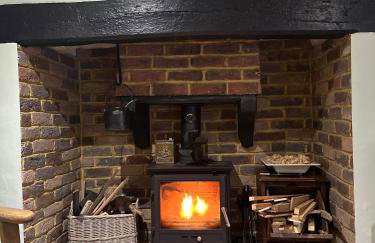 2BDR Cottage By Guest Nest Management In Horsham With Free Parking - Photo 4