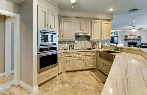 Waterfront Lake Conroe Home with Pool Access! - Foto 8