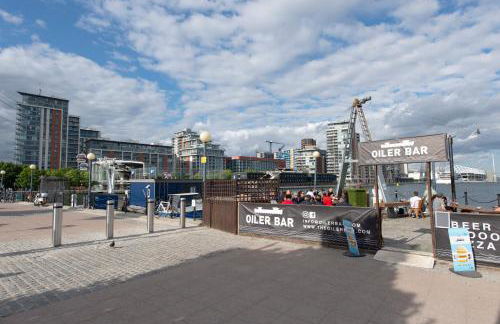 Penthouse with O2 Arena View, Free Parking & Portable AC - Foto 45