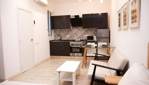 Cozy near the Barcelona Camp Nou Stadium - Photo 3