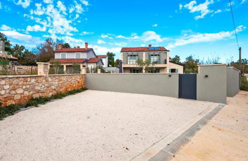 Villa Art Renata with Pool & Sauna - Photo 43