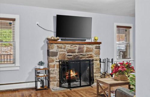 Cozy Farmhouse - Fireplace, Backyard, BBQ, Games - 3 MIN TO CAMELBACK - Foto 12