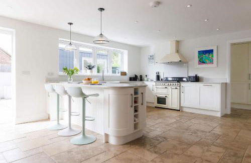 Chic 4-bed Coastal Retreat in Heart of Bosham - Foto 15