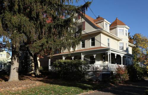 Sunny & Spacious Montclair NJ Apartment - Foto 15