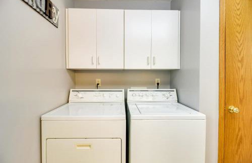 Private Lakefront Cabin with Hot Tub, Deck and Views - Foto 26