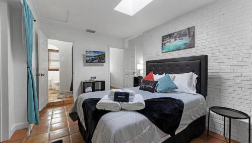 Grotto Pool House, 3 bed, 2 bath, IMG 3 miles, AMI - Foto 2