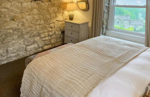 The Hermit Inn Hideout - Photo 9