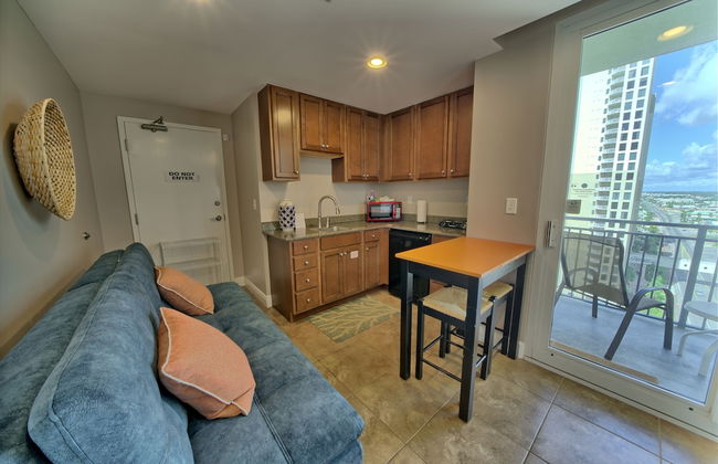 Sterling Breeze - Luxury Beach Front Condo - Photo 39