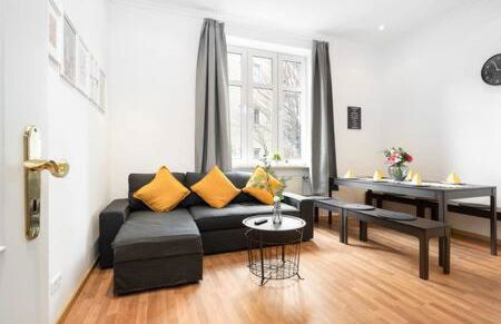 2bedroom in historic villa near Nymphenburg Palace - Photo 1