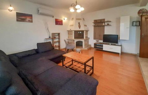 Three-Bedroom Holiday Home In Nedescina - Foto 12