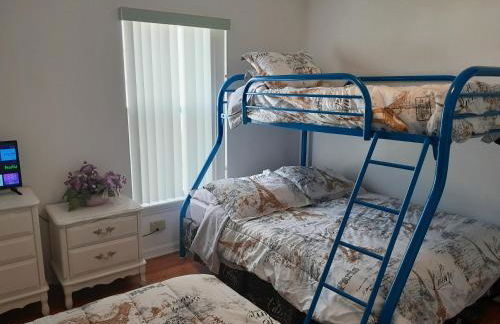 Three-Bedroom House in Clear Creek - Photo 17