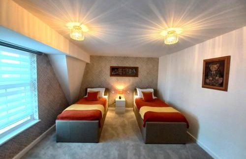 Richmond Cottage - Brand New 4BR Holiday Home, just 3 minutes from the beach with Pool Table and Free Parking - Foto 23