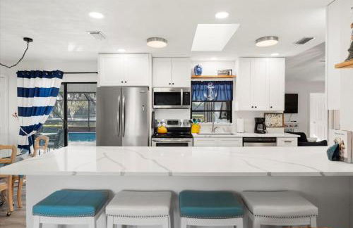 Waterfront - Private Pool - Pet Friendly - Photo 30