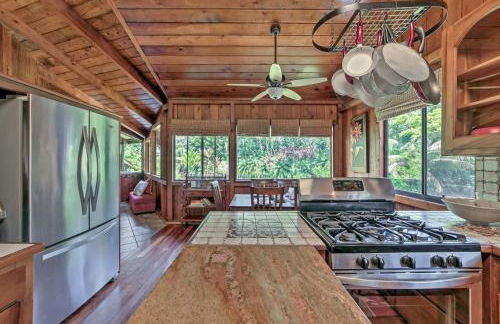 Tropical Cabana with Deck, Hot Tub and Lush Scenery! - Photo 9