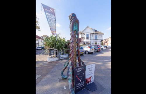 Sea Road Apartments - Photo 49