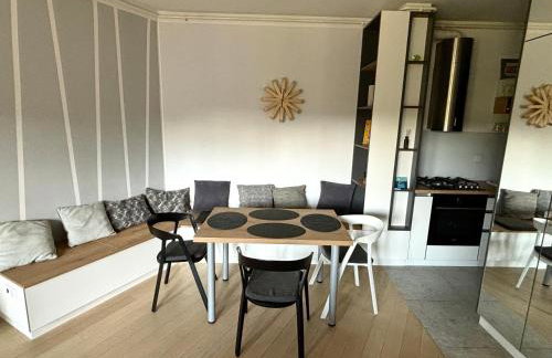 Modern & Charming - Free Private Parking - Foto 3