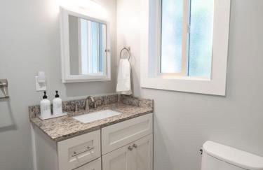 Berkshire Vacation Rentals: Leicester Lake Front Home Come Relax - Foto 21