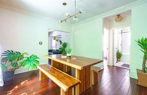 Jungle House Columbus Short North Downtown Free Parking - Steps to Convention Center & Nationwide Arena - 2BR Luxury Home - Sleeps 8 - Over 5,800 Five Star Stays - Foto 62