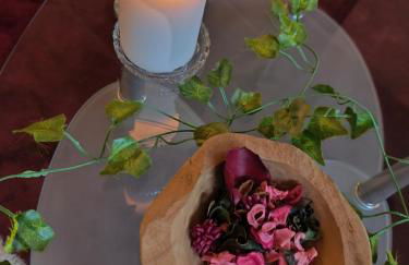 statt HOTEL - Frisch, Frech und Farbenfroh - Helle Souterrainwohnung - Photo 12