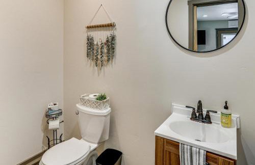 Backyard Oasis with Hot Tub and Views Weaverville Gem - Foto 17