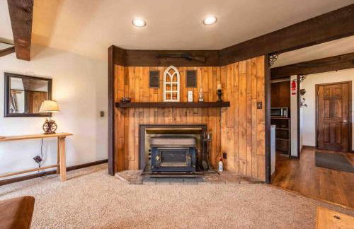 New! Historic Chalet in Colorado National Forest - Foto 19