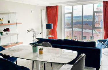Modern Luxurious Apartment w/ Patio Balcony & View - Foto 7