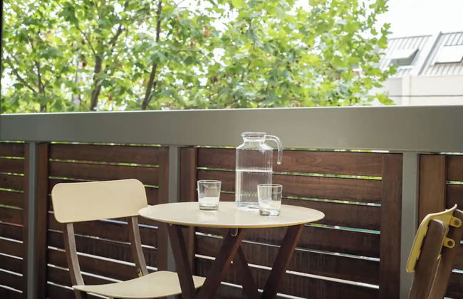 Charming 1BR in Fitzroy w/ Parking, Pool, + Gym! - Foto 22