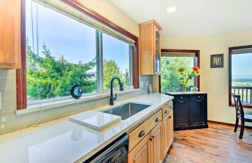 Stunning Sequim Hideaway with Hot Tub and Views - Foto 12