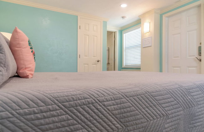 Flamingo Inn - Photo 20