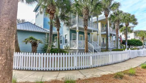 Biglows Bungalow - About a quarter mile to PRIVATE Neighborhood Beach Access, Pet Friendly, Community Pool - Foto 2